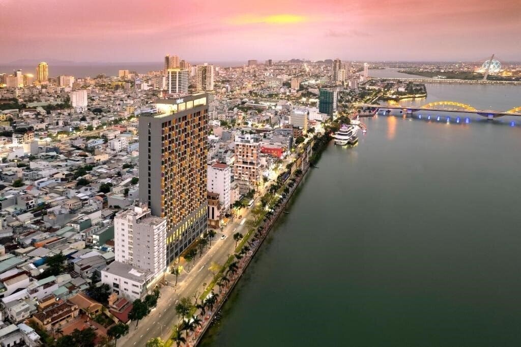 Hotel Wink Icon Hotel Danang Riverside 5*