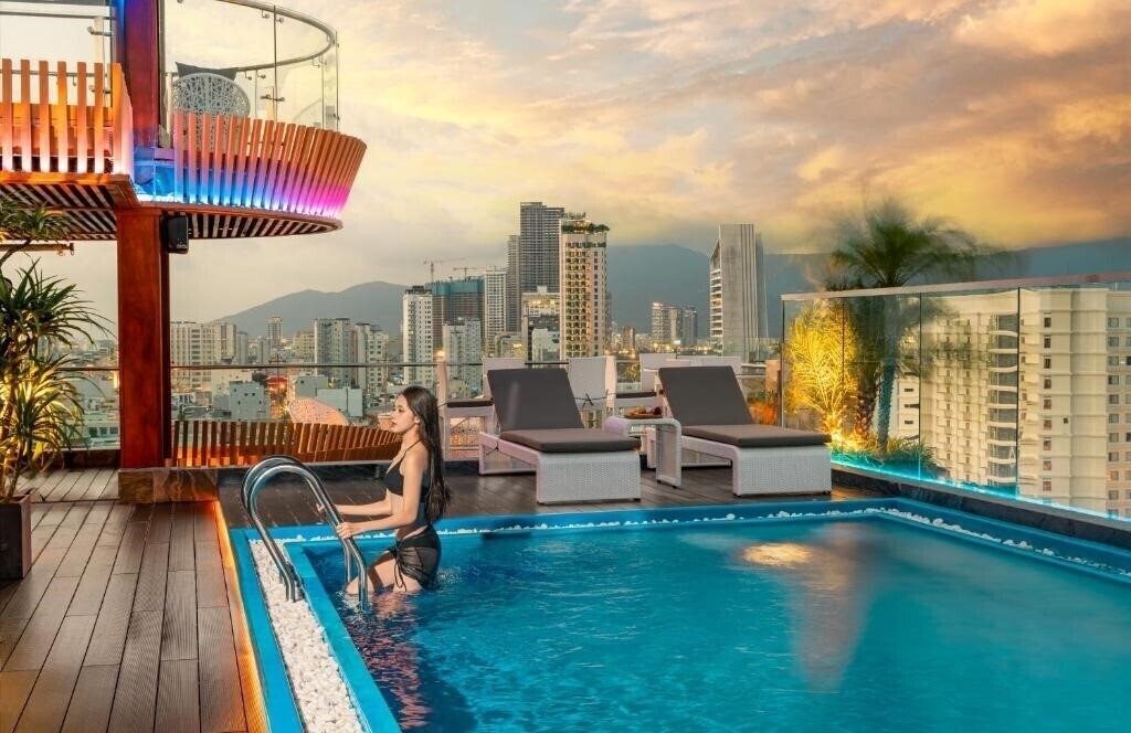 Hotel Mercy Emerald Hotel 4*