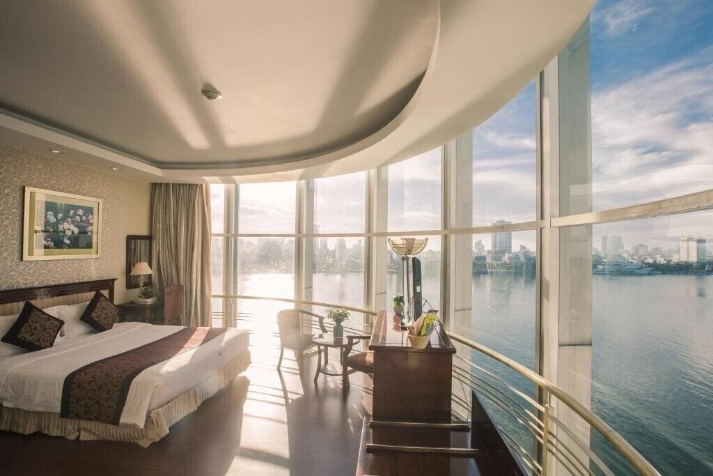 Отель Sun River 3*