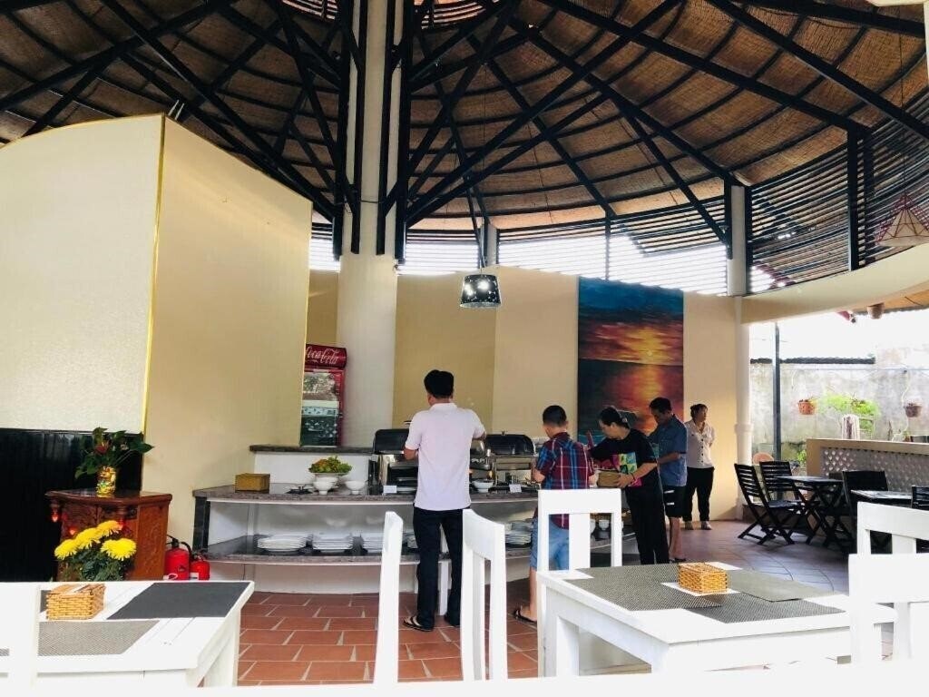 Фото Castaways Resort 2*