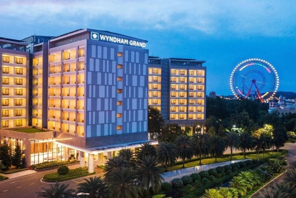 Готель Wyndham Grand Phu Quoc 5*
