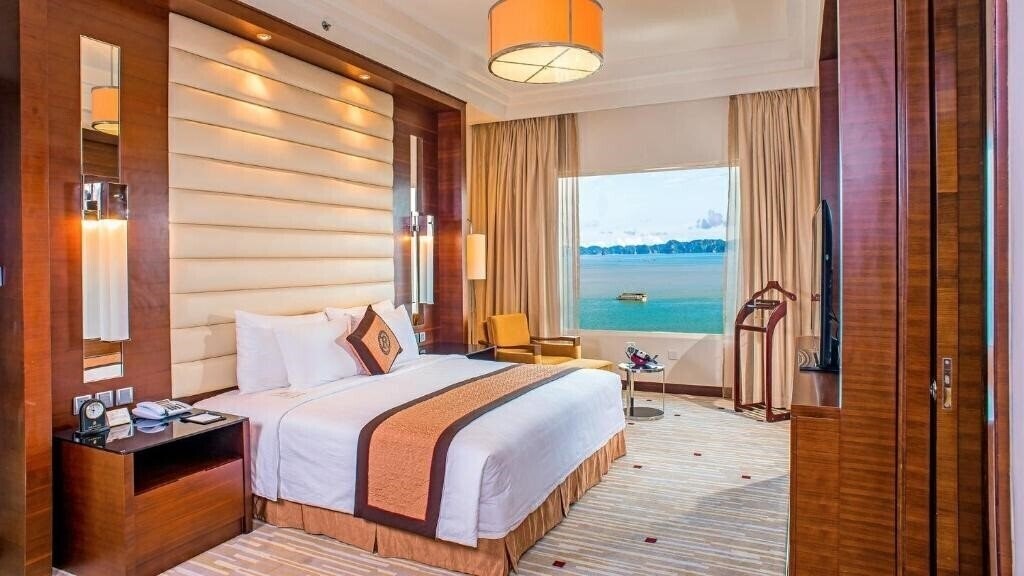 Фото Royal Halong Hotel 5*