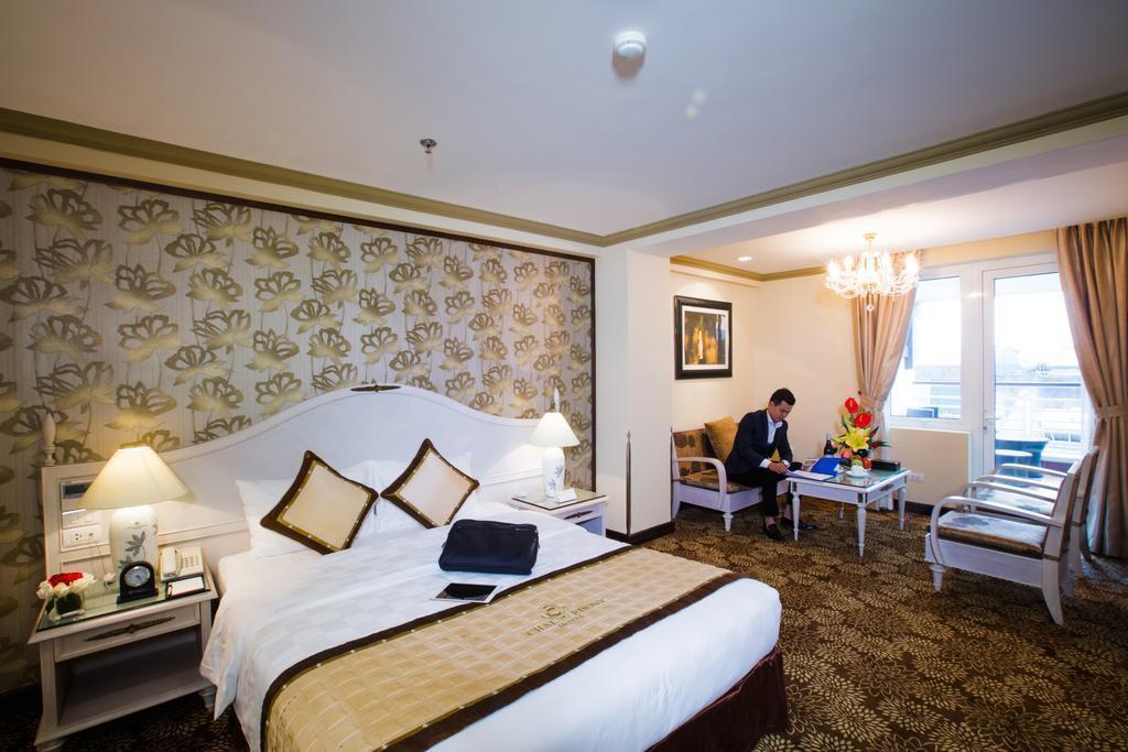 Отель Chalcedony Hotel 3*
