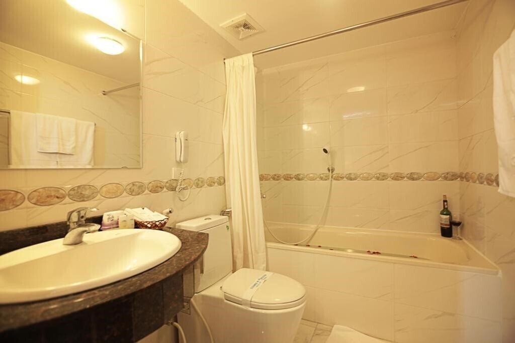 Фото Khach San Moon View (ex. Moon View 1, MoonView Hotel HN by Bay Luxury) 3*