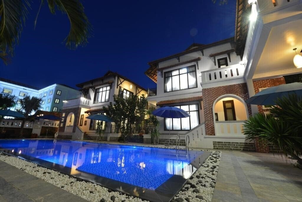 Готель TTC Hotel Hoi An (ex. Hoi An Emerald Waters Hotel & SPA) 3*