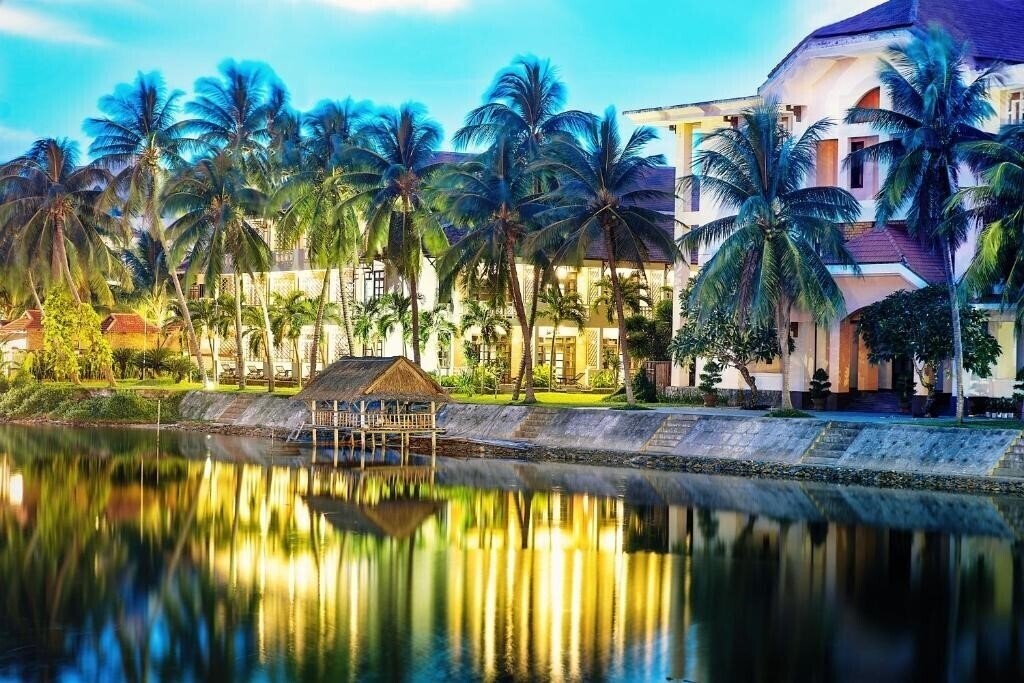 Отель Hoi An Beach Resort (ex. Hoian Beach Resort) 4*