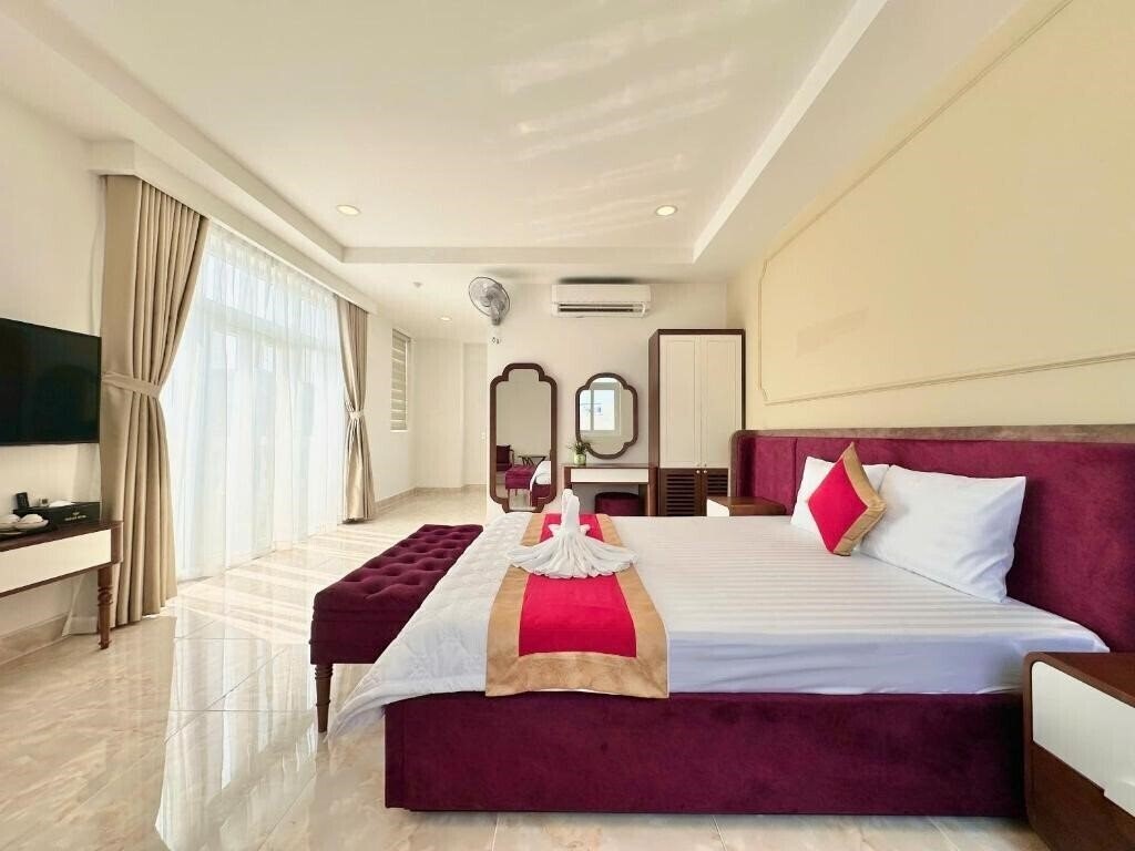 Отель Hoang Phu Gia 3*