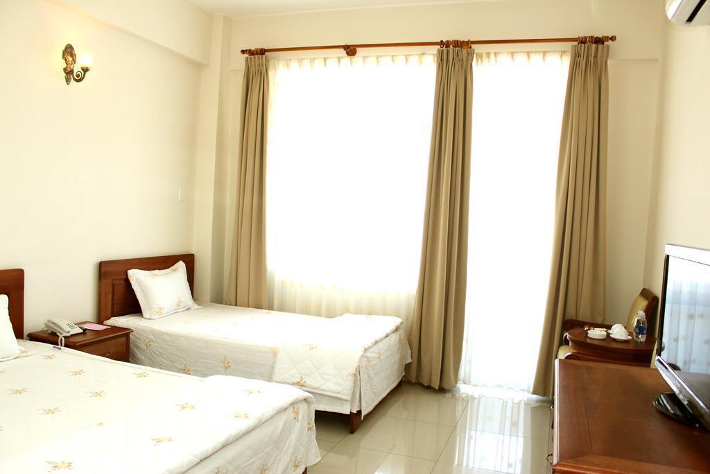 Zdjęcie Tan Son Nhat 3*