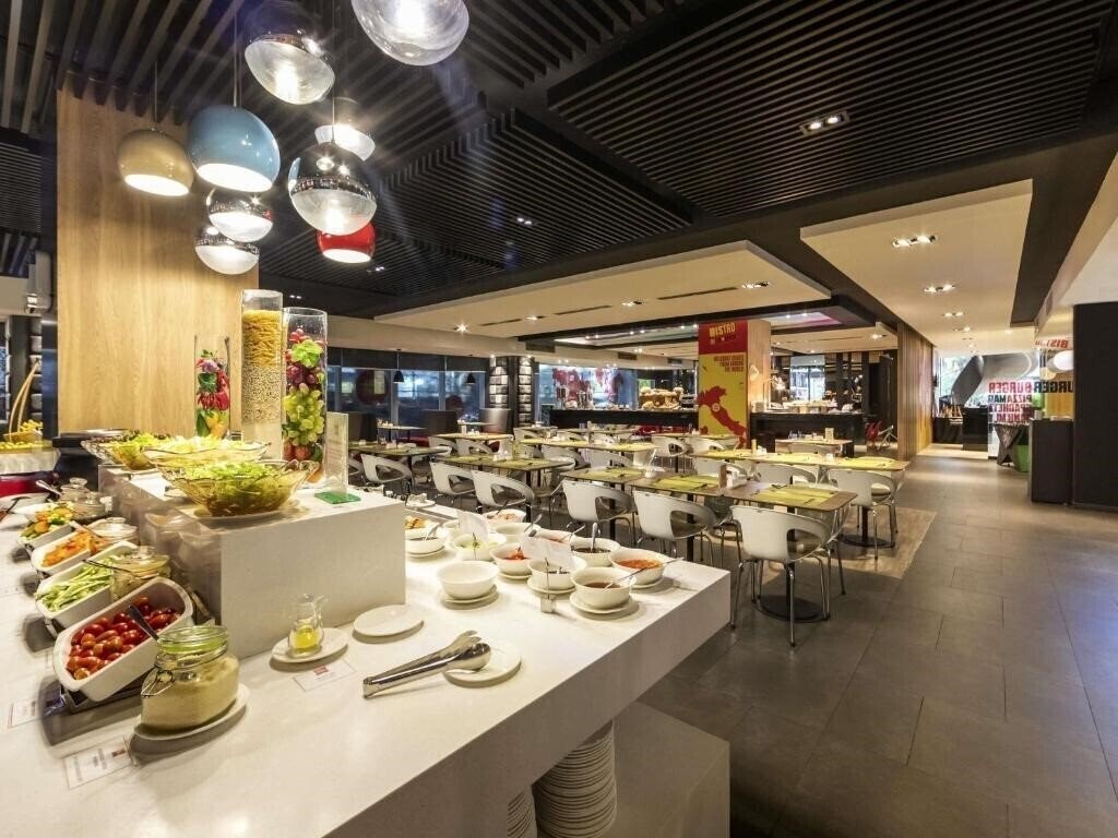 Obraz Ibis Saigon Airport 4*