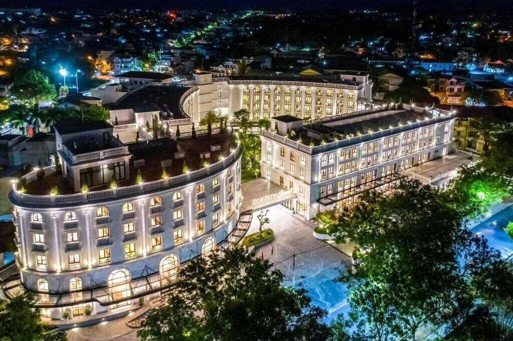 Hotel Silk Path Grand Hue Hotel 3*