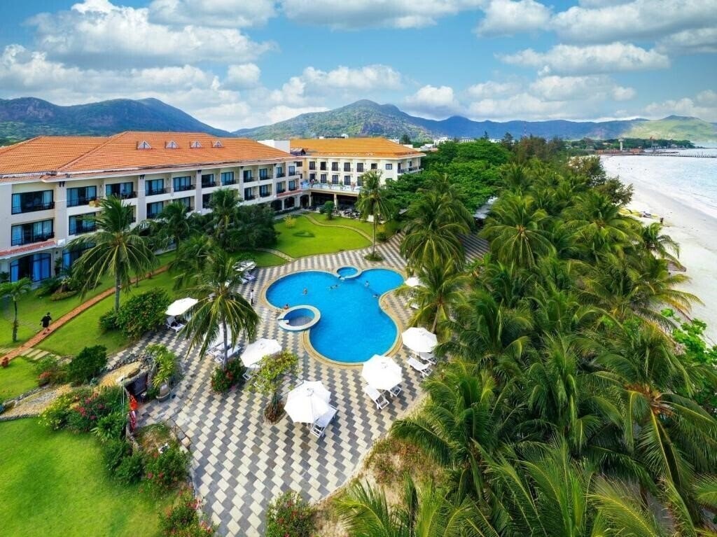 Отель Con Dao Resort 3*