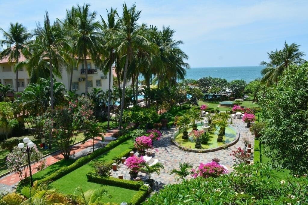 Картинка Le Aqua Resort & SPA Phan Thiet (ex. Swiss Village Resort & SPA) 4*