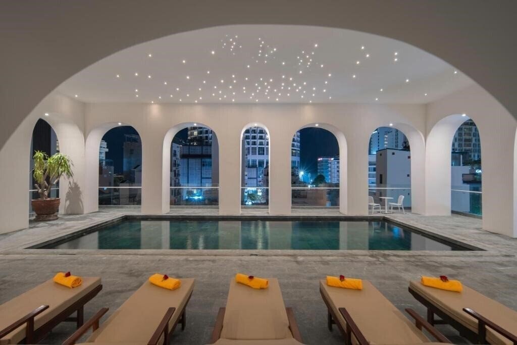 Отель Green World Hotel Nha Trang (ex. Green World Nha Trang Apartment, Green World Hotel) 4*