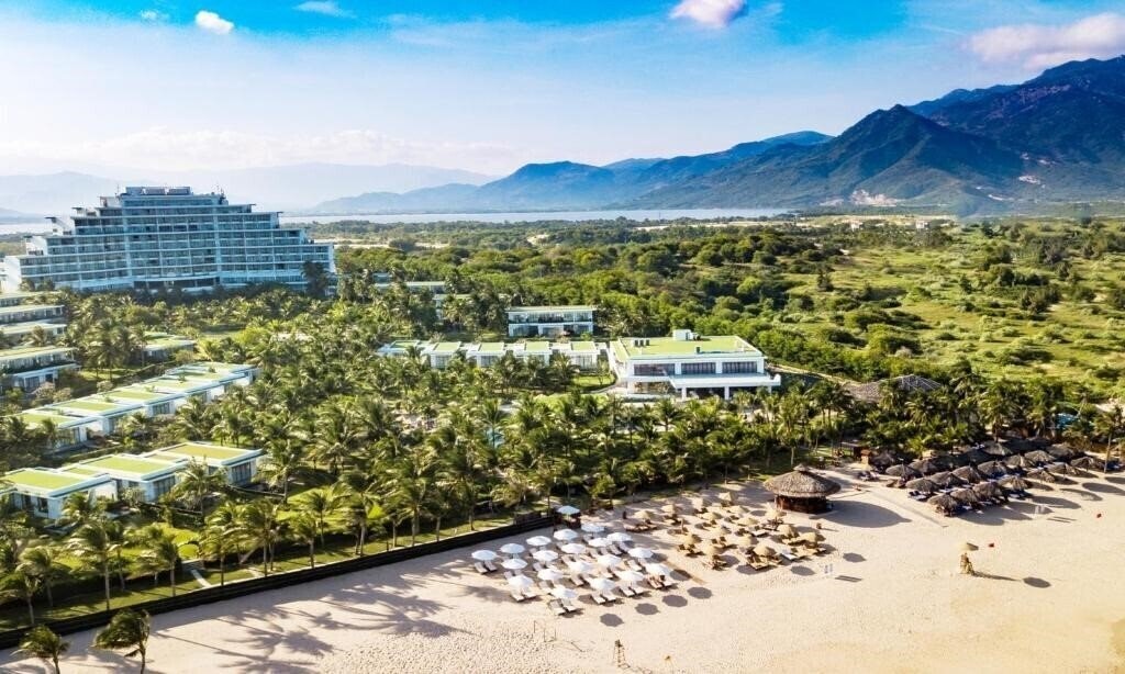 Hotel Cam Ranh Riviera Beach Resort & SPA 5*