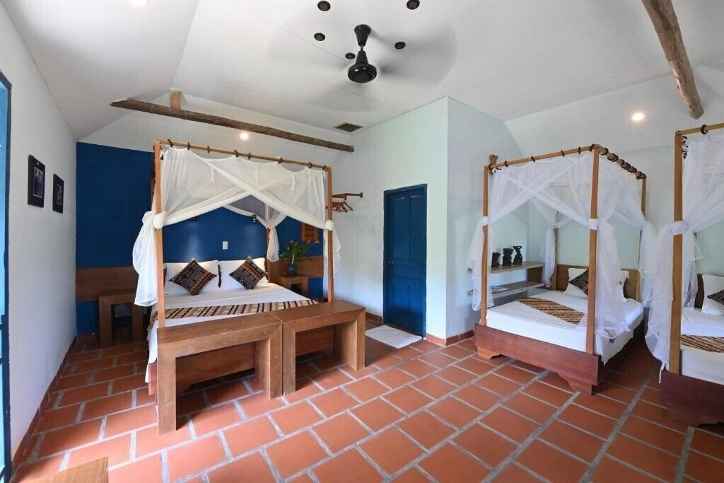 Фотографія Whale Island Resort 2*