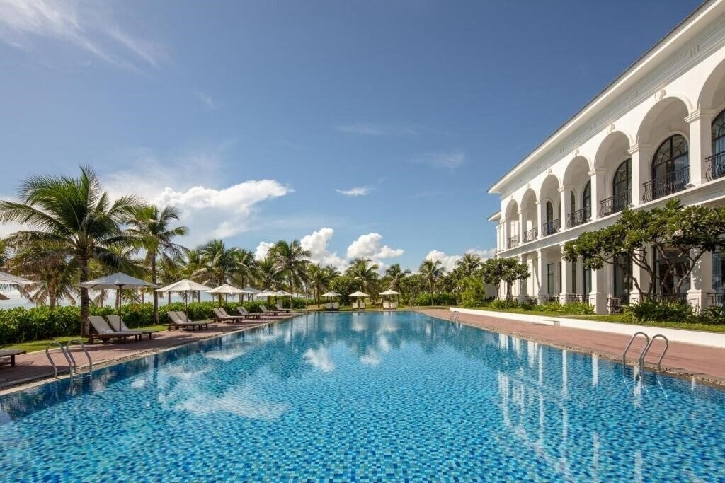 Картинка Vinpearl Nha Trang Long Beach Villas 5*