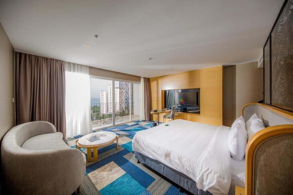 Готель Quinter Central Nha Trang Hotel 5*