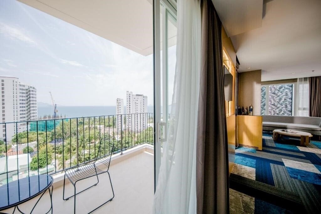 Фотографія Quinter Central Nha Trang Hotel 5*