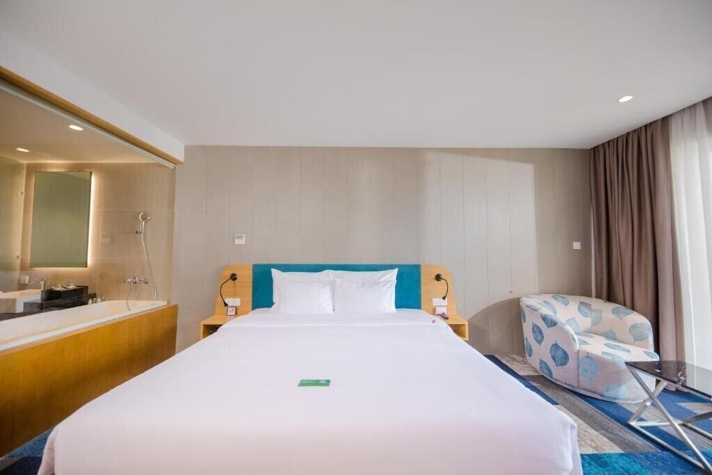Картинка Quinter Central Nha Trang Hotel 5*