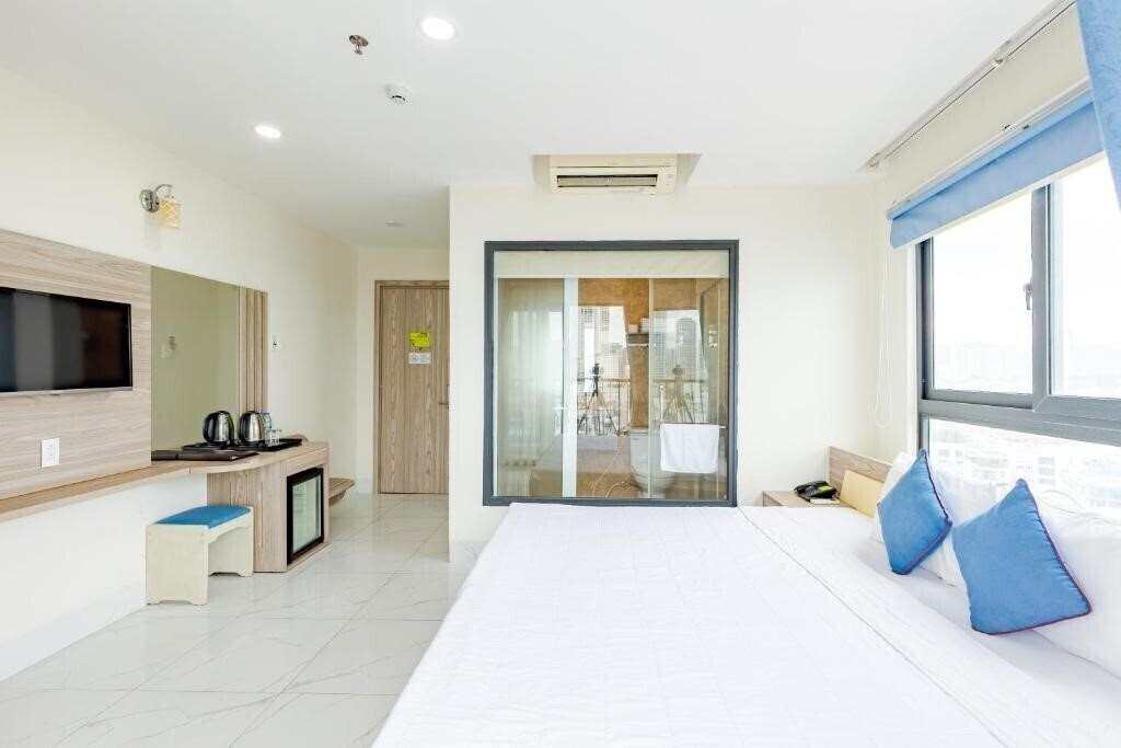 Зображення The Phoenix Hotel Nha Trang 2*
