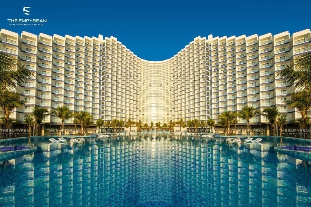 Фотография The Empyrean Cam Ranh Beach Resort (ex. The Arena Cam Ranh Resort) 5*
