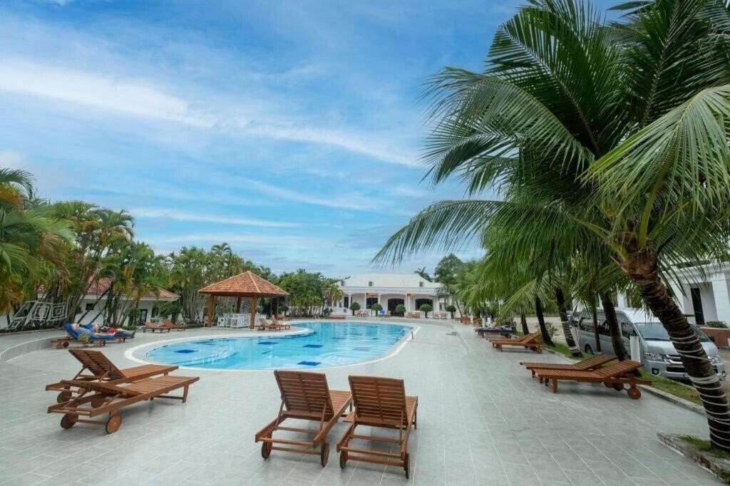 Фото Hawaii Resort 3*
