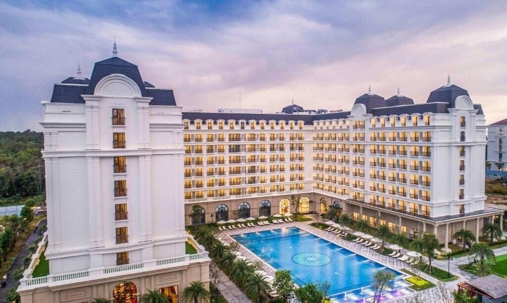 Готель Vinpearl Holiday Fiesta 5*