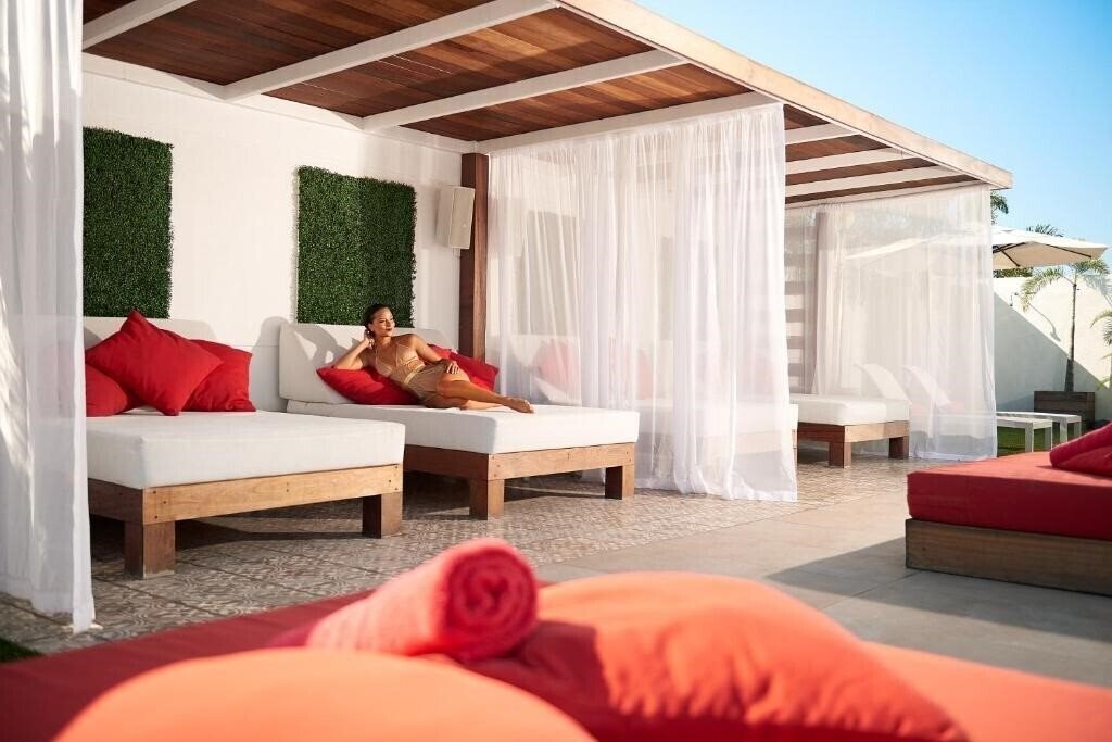 Фотографія S Hotel Kingston 4*