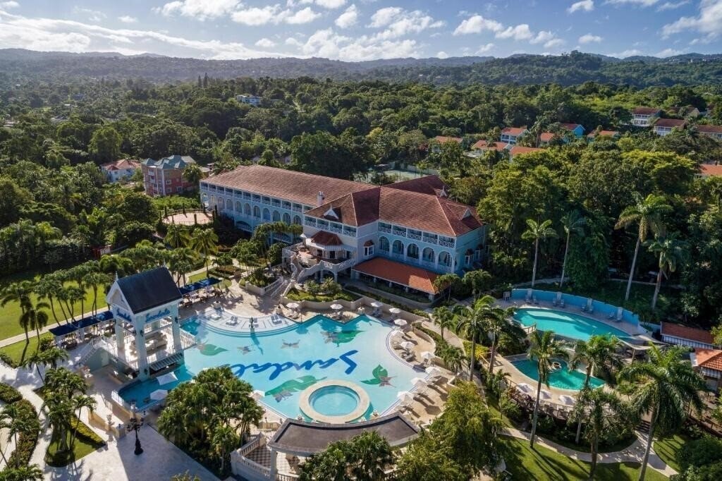 Готель Sandals Grande Ocho Rios Beach Villa Resort 4*