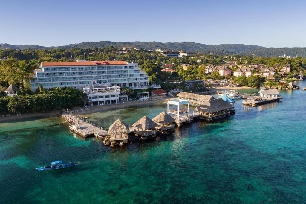 Фотографія Sandals Grande Ocho Rios Beach Villa Resort 4*